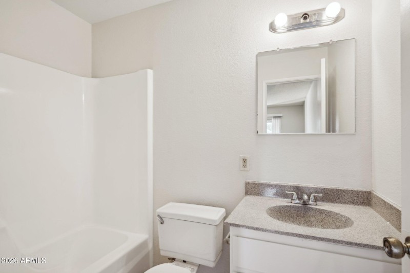 18-web-or-mls-9001-w-elm-st-unit-3
