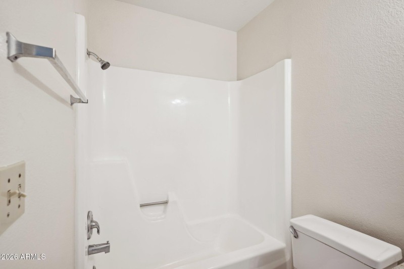 19-web-or-mls-9001-w-elm-st-unit-3