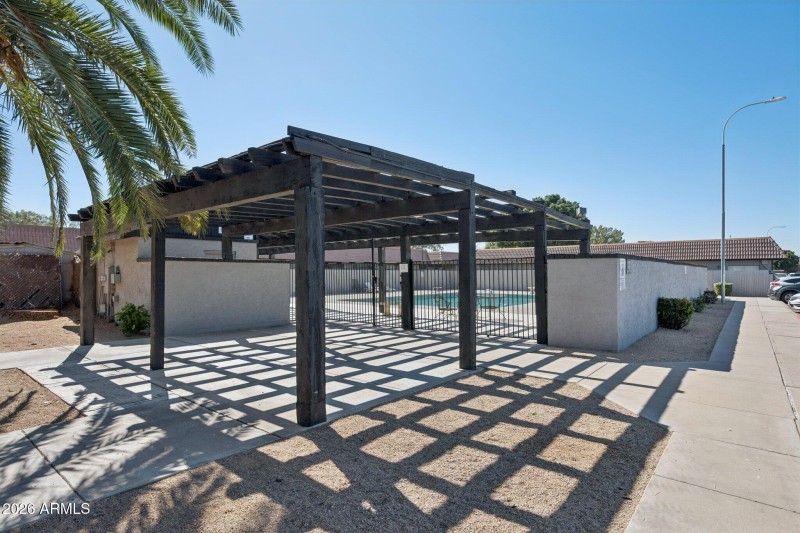 29-web-or-mls-9001-w-elm-st-unit-3