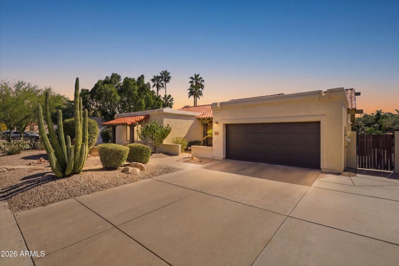 02-IMG_1881_twilight_90ecf927-ccc5-40b3-