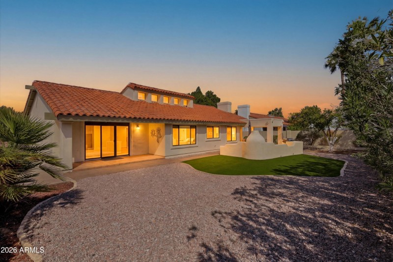 29-IMG_2019_twilight_86ee6e1f-ba5d-4c00-