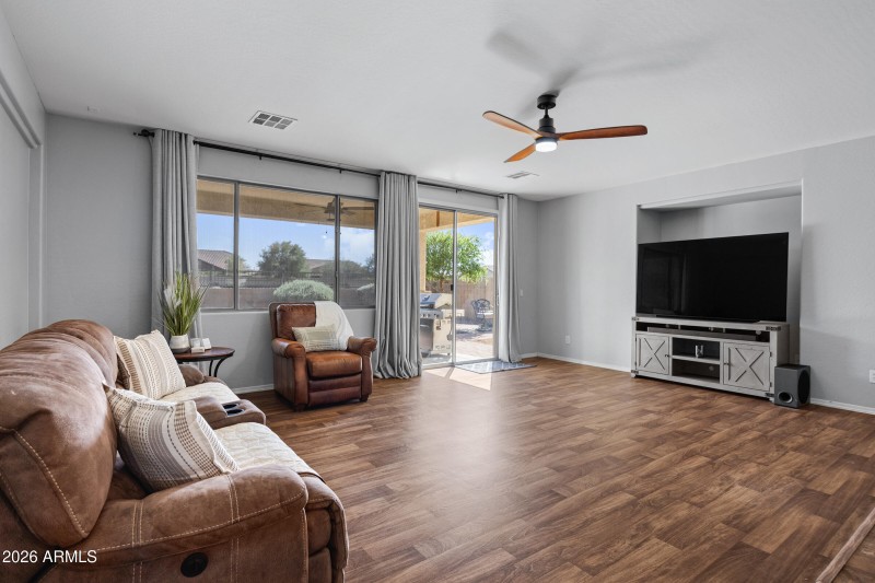 19925 E Thornton Rd-10