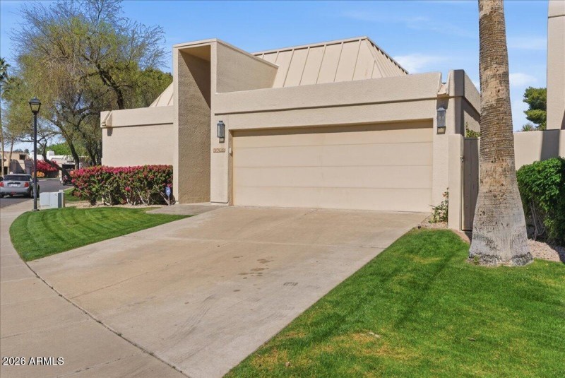 03-5309 N 24th Pl_RedHogMedia