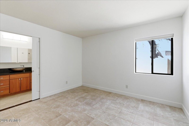 07-5309 N 24th Pl_RedHogMedia