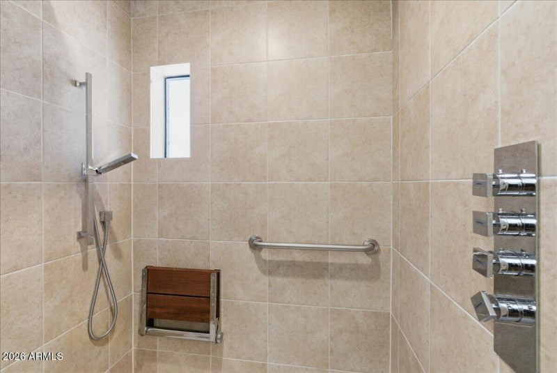 10-5309 N 24th Pl_RedHogMedia