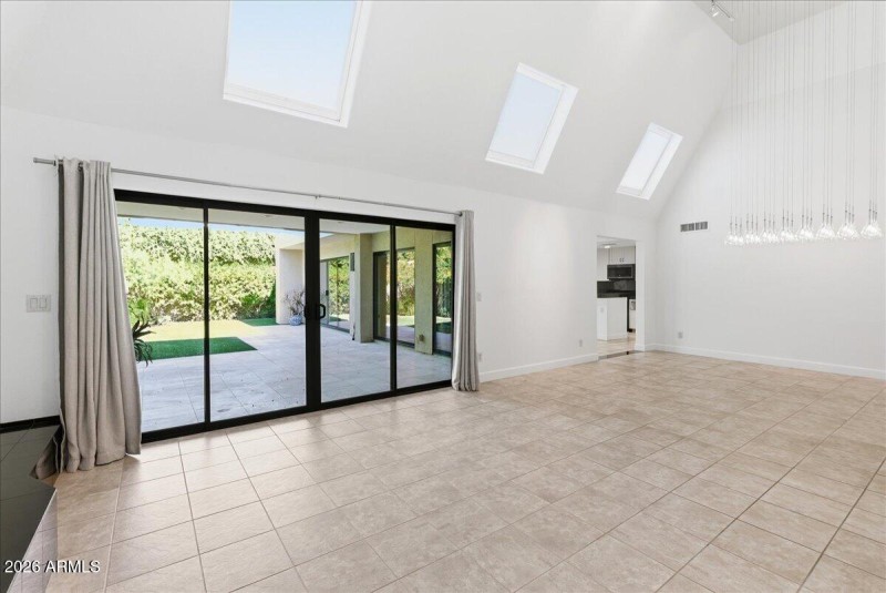 13-5309 N 24th Pl_RedHogMedia