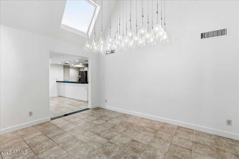 15-5309 N 24th Pl_RedHogMedia