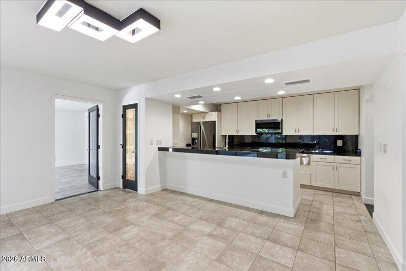 16-5309 N 24th Pl_RedHogMedia