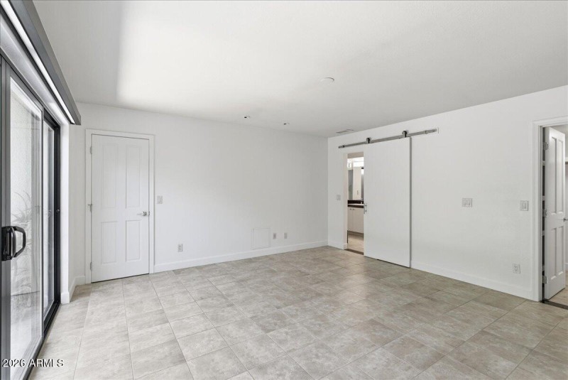 24-5309 N 24th Pl_RedHogMedia