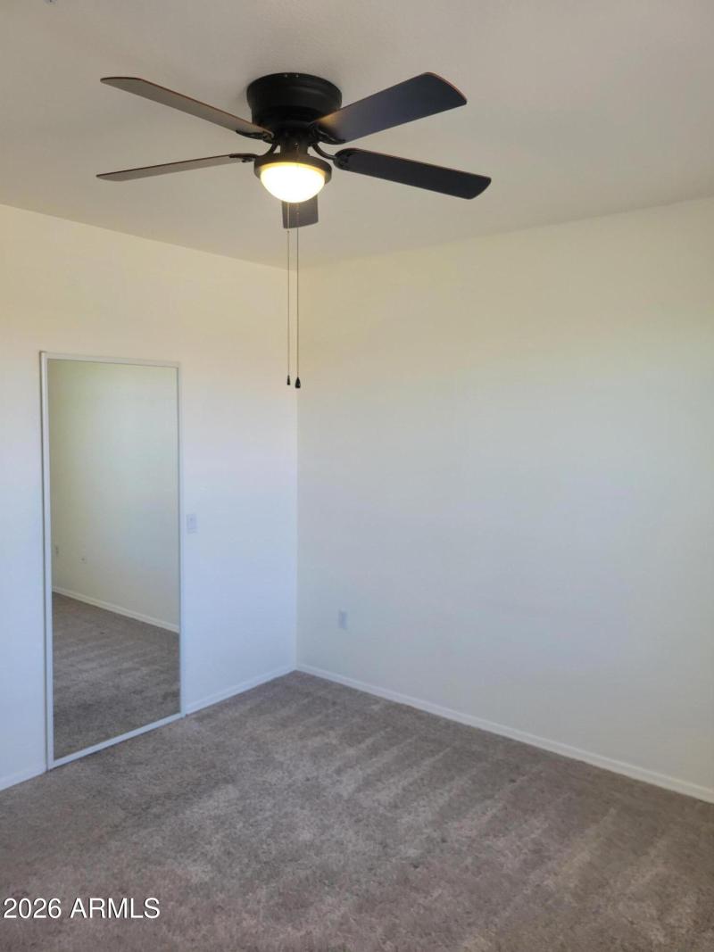 Bedroom-Walkin Closet pic 1