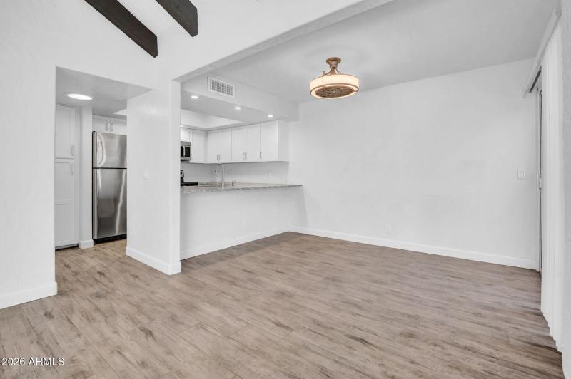 8-web-or-mls-2811 N 61st Pl-8