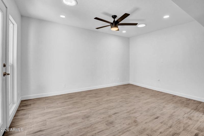 14-web-or-mls-2811 N 61st Pl-14