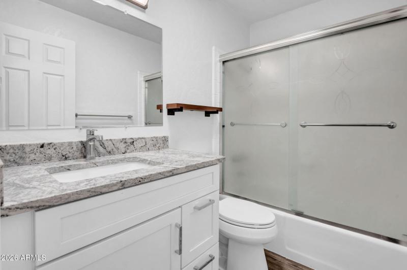 16-web-or-mls-2811 N 61st Pl-16