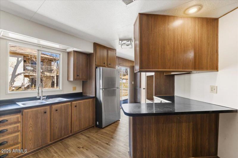 Kitchen - 202 W Merritt St