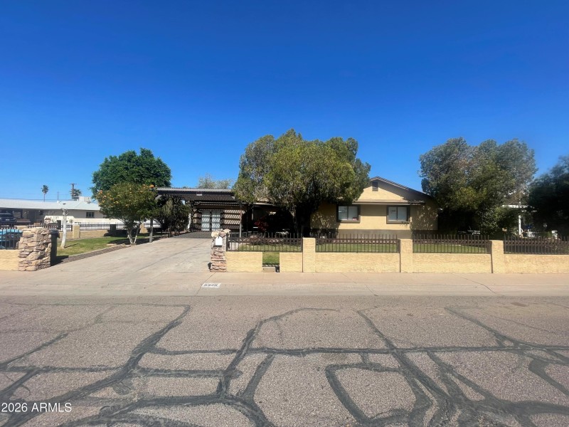 5526 W Indianola Ave 52