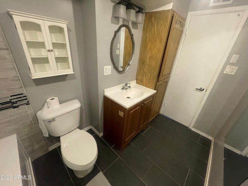 5526 W Indianola Ave 77