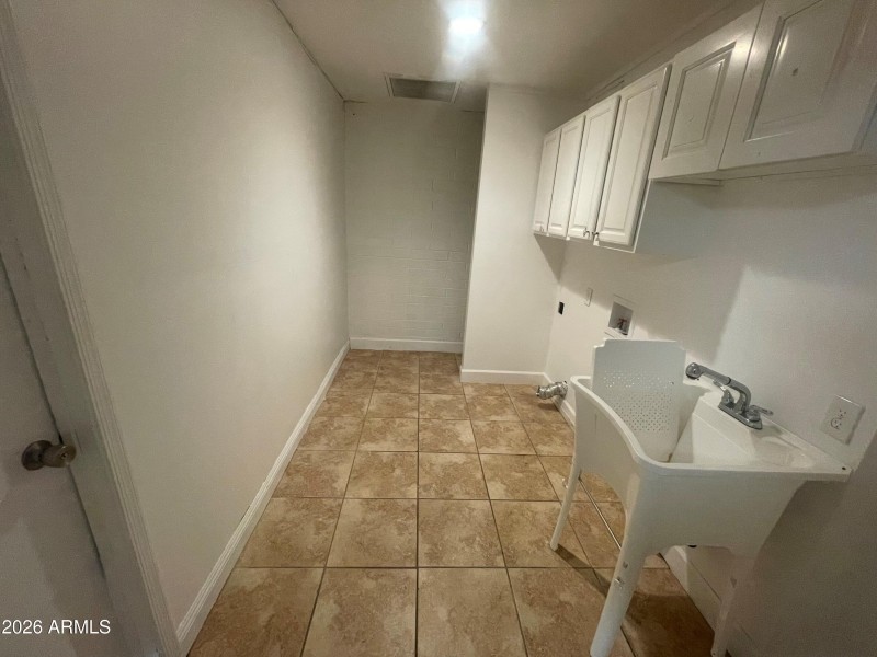 5526 W Indianola Ave 84