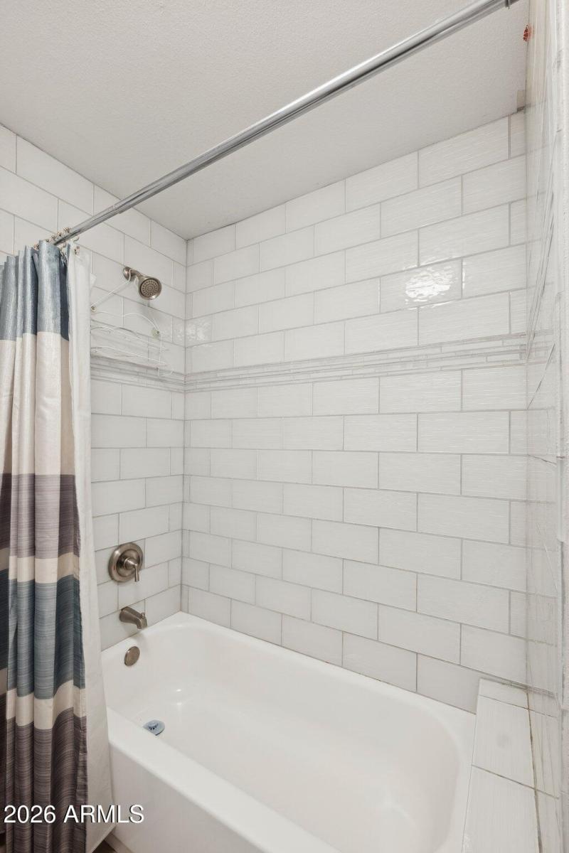 31-web-or-mls-6214-n-21st-dr