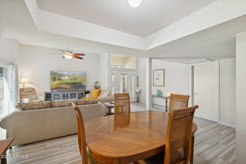 11-web-or-mls-6214-n-21st-dr