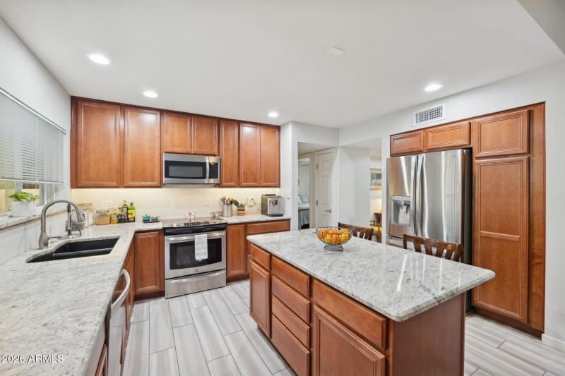 15-web-or-mls-6214-n-21st-dr