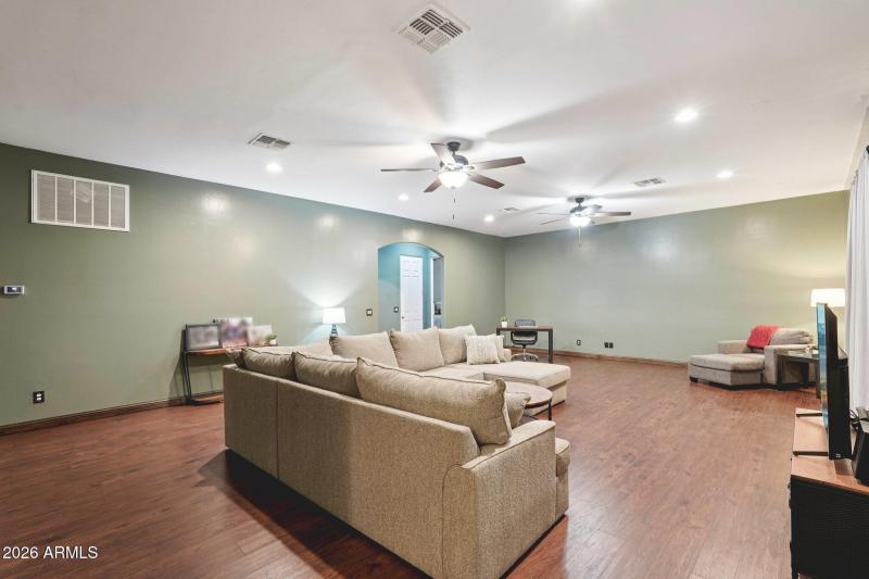 8-web-or-mls-W Salter Dr-S0503-008