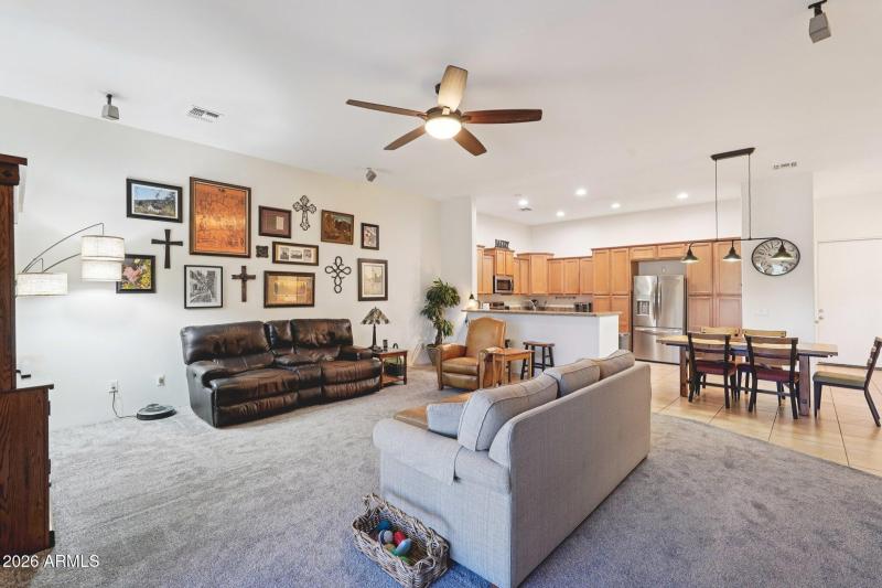 11-web-or-mls-W Salter Dr-S0503-011