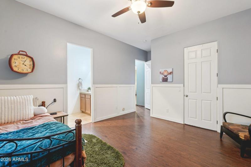 29-web-or-mls-W Salter Dr-S0503-029