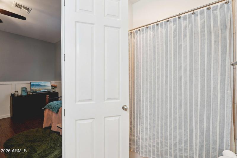 31-web-or-mls-W Salter Dr-S0503-031