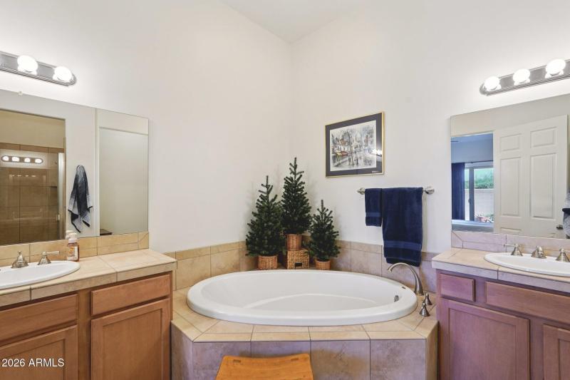 42-web-or-mls-W Salter Dr-S0503-042