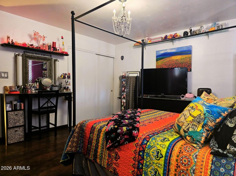 Master Bedroom (View B)