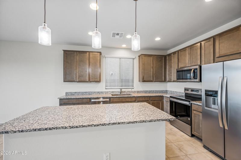 11-17566WSJA-ocupix-