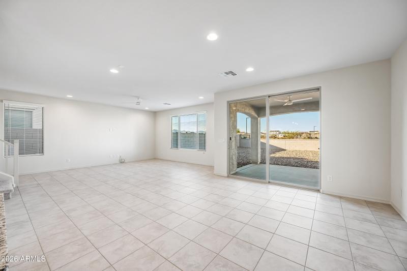 14-17566WSJA-ocupix-