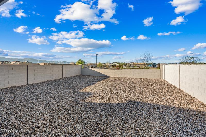 16-17566WSJA-ocupix-