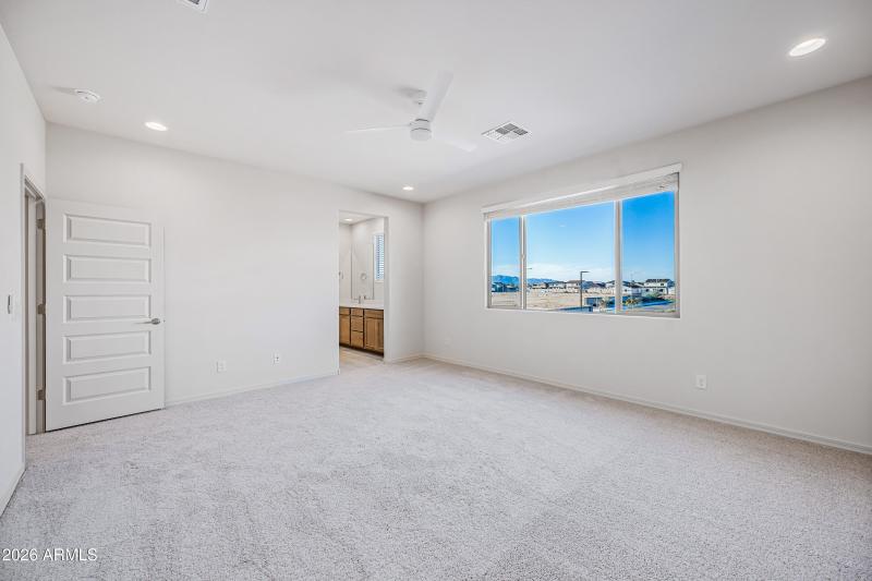 22-17566WSJA-ocupix-