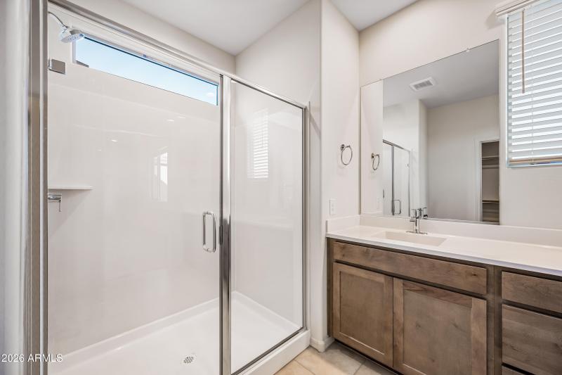 25-17566WSJA-ocupix-