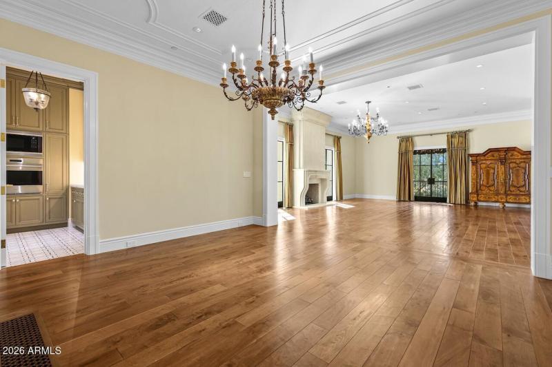 #75 dining:butler:living