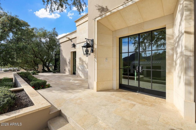 #75 detail front patio