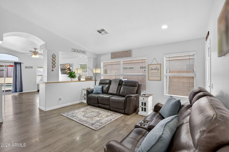 5-web-or-mls-33E Dry Creek Rd