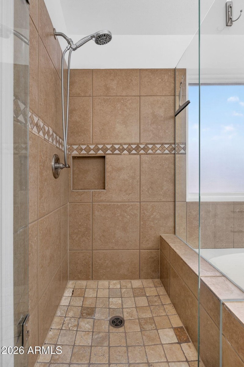 26-web-or-mls-51E Dry Creek Rd