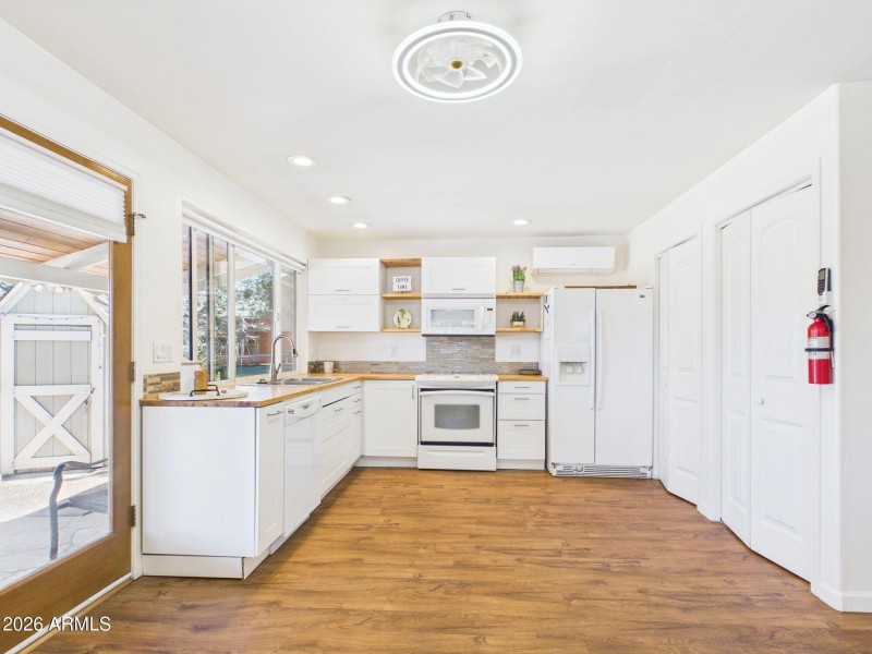 12-web-or-mls-CAM03379G0-PR0184-STILL003