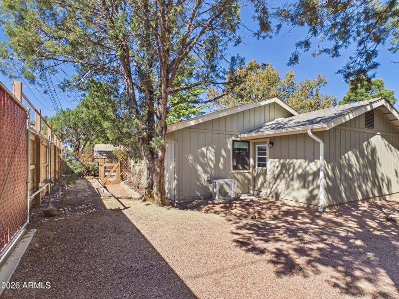 27-web-or-mls-CAM03379G0-PR0184-STILL018