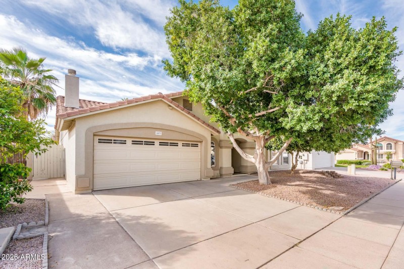 1033 E Hearne Way - MLS-2