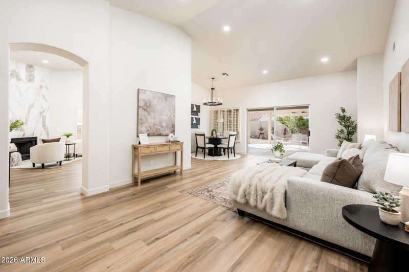 1033 E Hearne Way - MLS-7