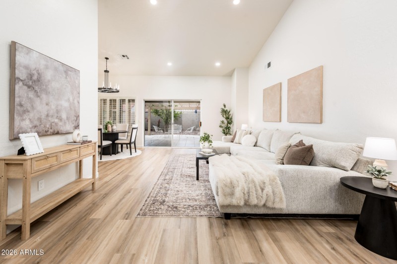 1033 E Hearne Way - MLS-8