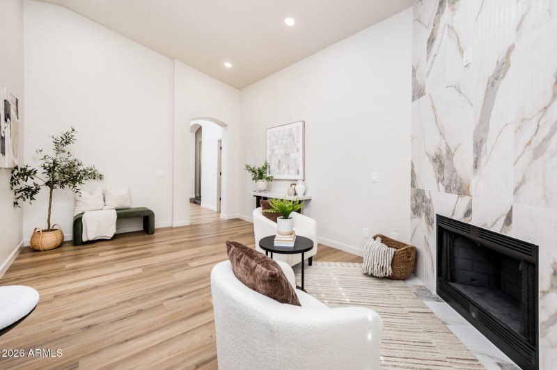 1033 E Hearne Way - MLS-16