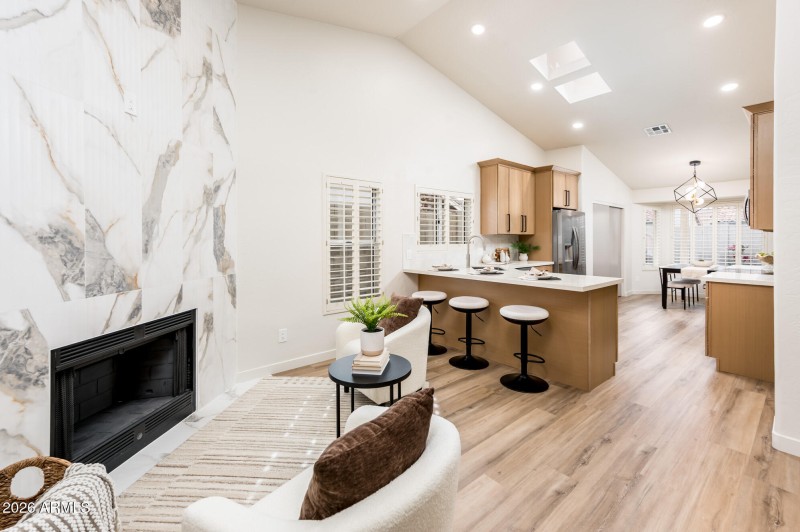 1033 E Hearne Way - MLS-17