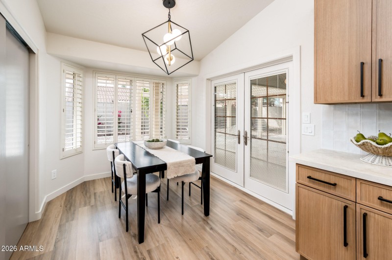 1033 E Hearne Way - MLS-27