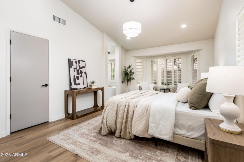 1033 E Hearne Way - MLS-29