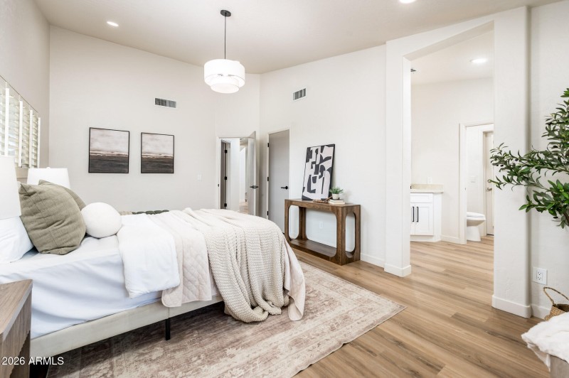 1033 E Hearne Way - MLS-30