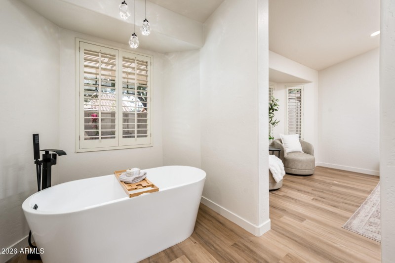 1033 E Hearne Way - MLS-34